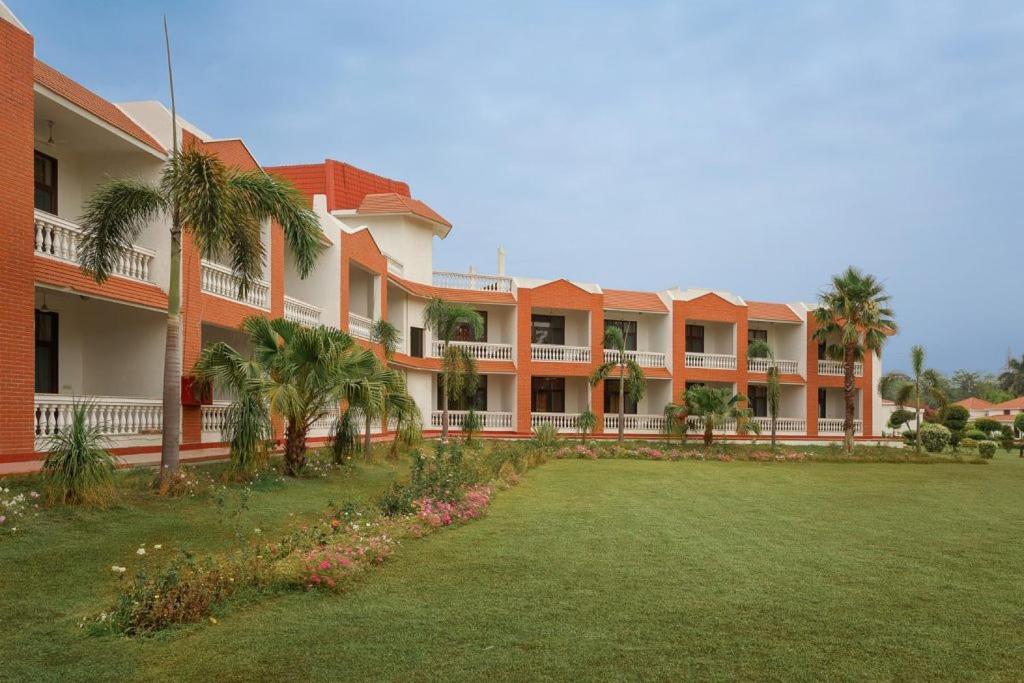 Naturoville Wellness Resort Rishikesh - Surrounded By Nature, Rooted In Wellness Doiwāla Kültér fotó